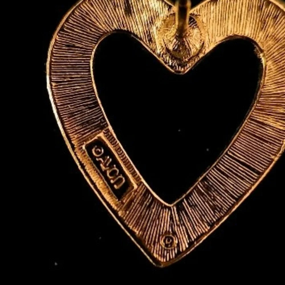 90s Avon Goldtone Red Rhinestone Heart Pin